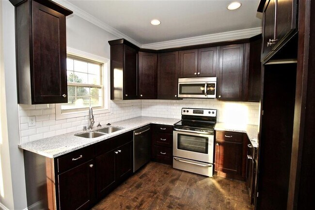 Foto del edificio - 418 Cumberland Ridge Ct