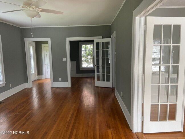 Foto del edificio - 23 Colonial Dr