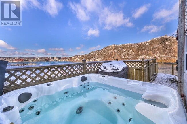 Building Photo - 52 Fort Amherst Rd