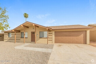 Building Photo - 7416 W Glenrosa Ave