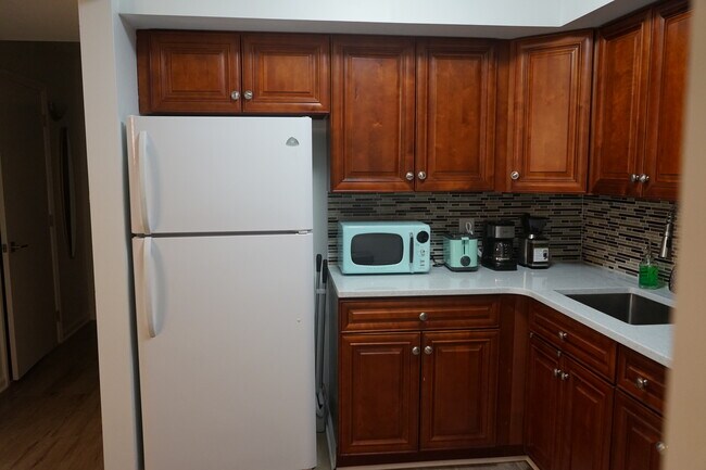 Building Photo - 17 E 117th St