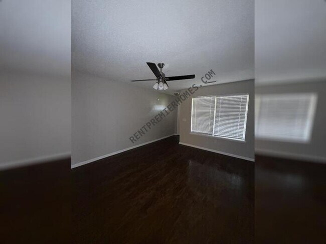 Building Photo - 817 S Scott St