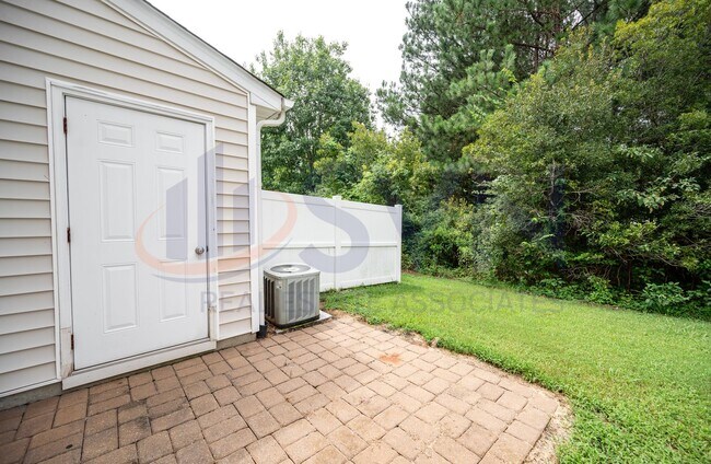 Foto del edificio - Coming Soon, Cozy 2BR, 1.5BA Townhome in Durham Amberlynn Valley Neighborhood