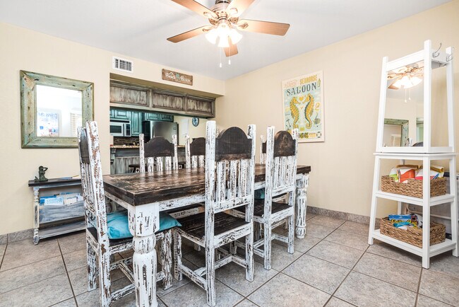 Building Photo - 14921 Windward Dr