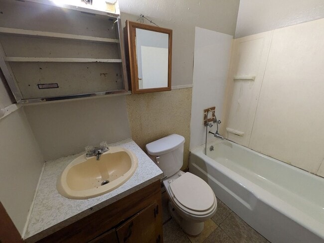 Building Photo - 4619 Hartel St