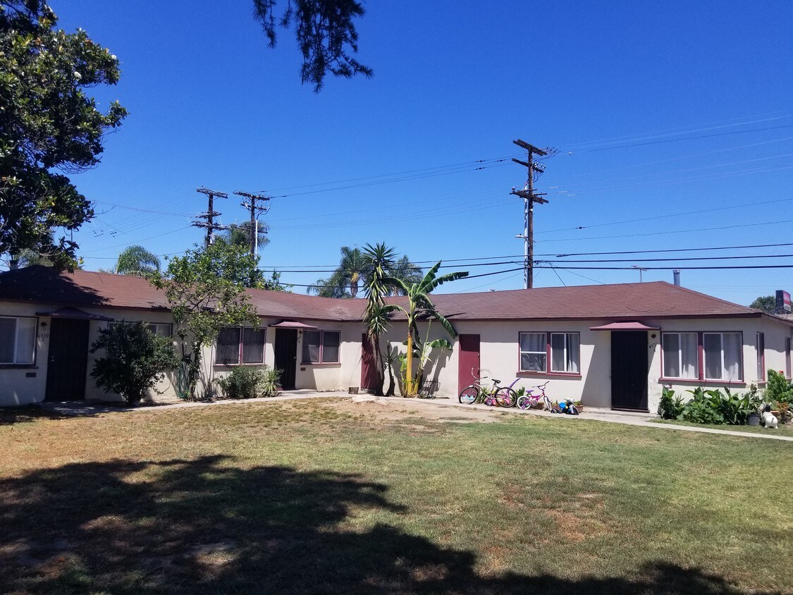 4339Walnut1 - 4331 Walnut Ave
