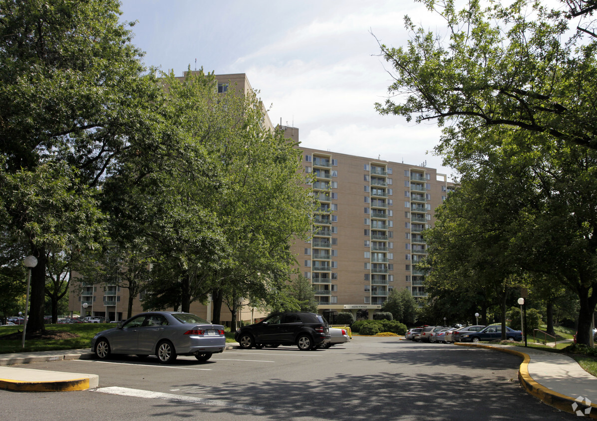 Primary Photo - Marina Towers