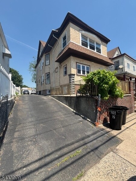 Building Photo - 26 Prescott Ave