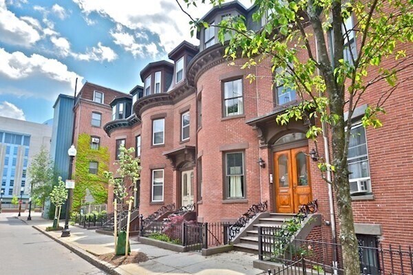Foto del edificio - 103 E Brookline St