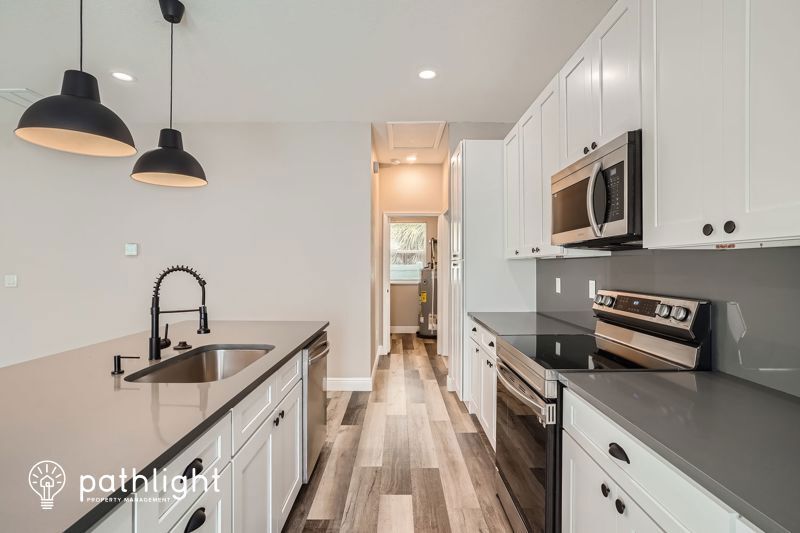 Foto principal - 3027 Union St N