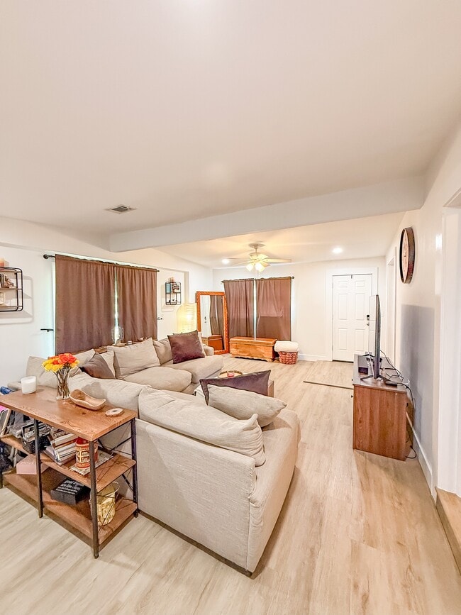 Foto del edificio - 76 Carson Dr NE