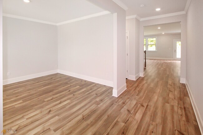 Building Photo - 329 Caledonia Ct
