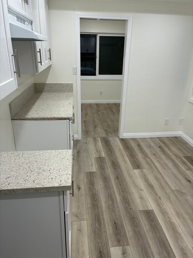 Building Photo - 12300 Manor Dr