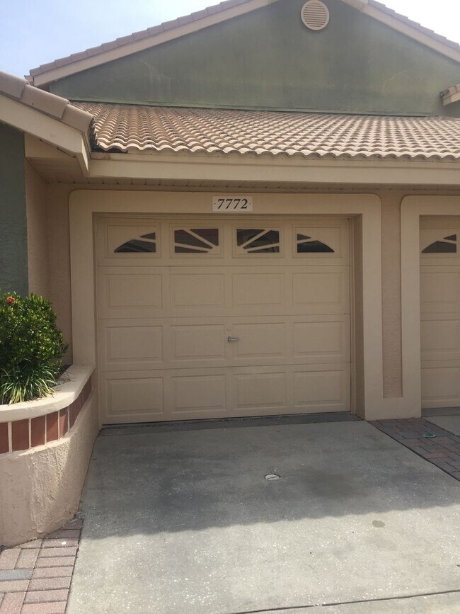 Building Photo - 7772 Sugar Bend Dr