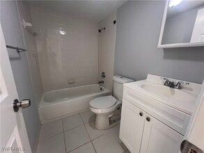 Building Photo - 4601 Bayshore Dr