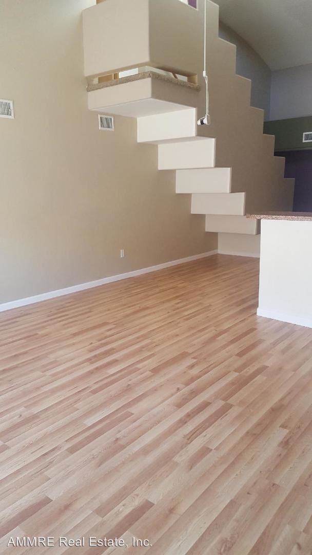 Building Photo - 3 br, 2.5 bath House - 4204 Bay Court NE