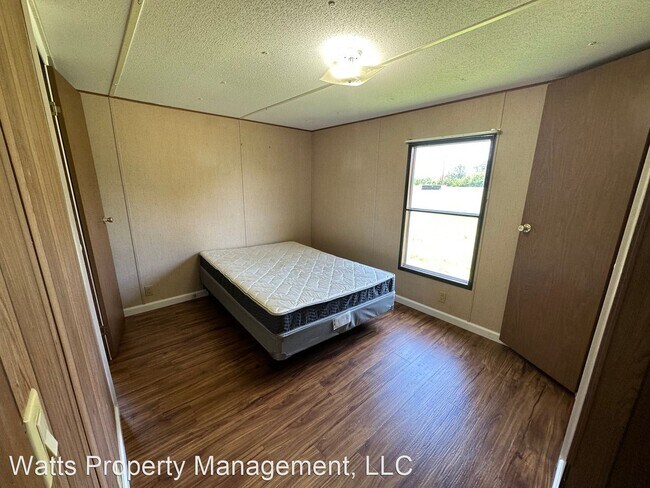 Building Photo - 2 br, 1.5 bath House - 2008 Country Club R...