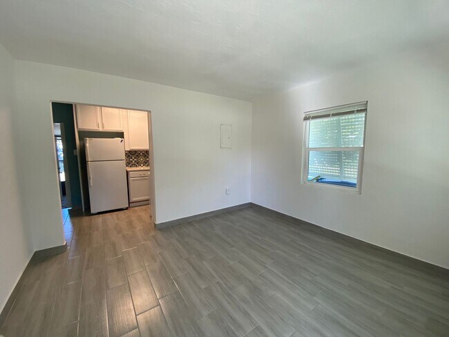 Building Photo - Affordable 1/2-duplex residence located in...