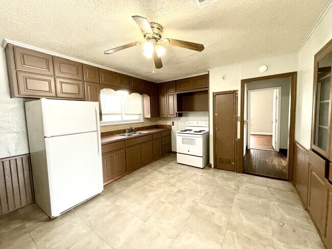 Foto del edificio - 111 5th Ave NW