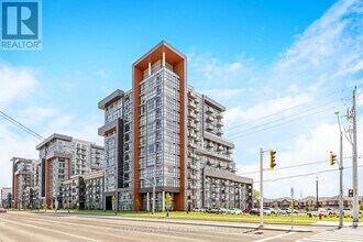 Building Photo - 450 Dundas St E