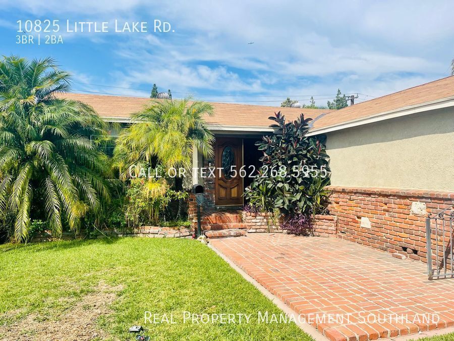 Primary Photo - 3 Bedroom Pool Home Adjacent to Park