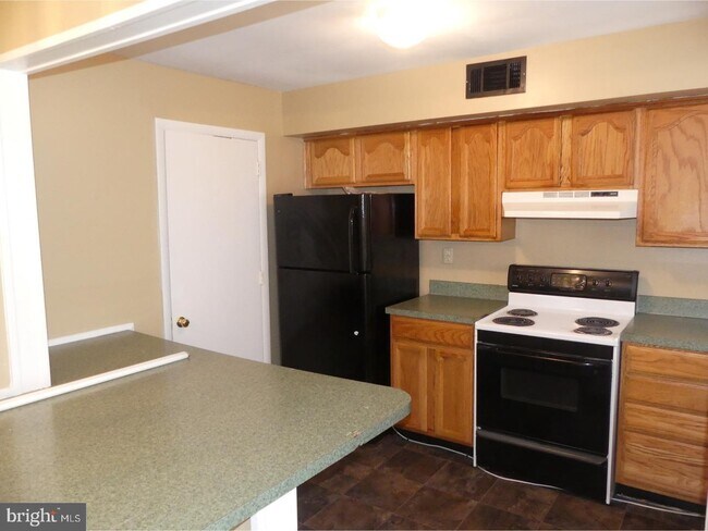 Building Photo - 1601 Chelmsford Cir