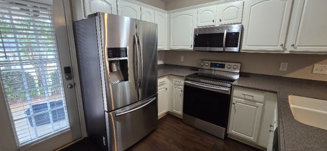 Foto del edificio - 547 Fawnborough Ct