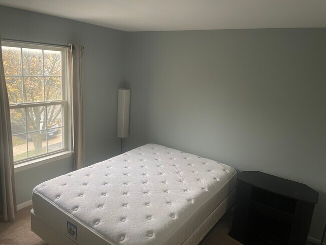 Foto del edificio - 1235 S Whispering Hills Dr