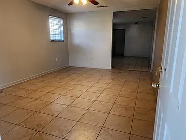 Foto del edificio - 7040 Bunker Hill Rd