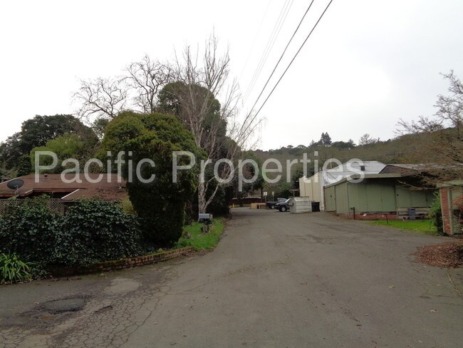 Foto del edificio - 3485 Bennett Valley Rd