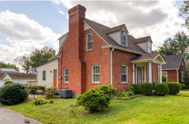 Foto del edificio - 2418 Manchester Rd