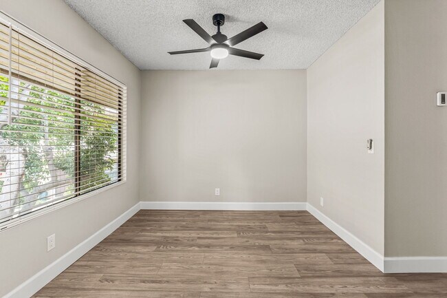 Foto del edificio - 4225 Asher St