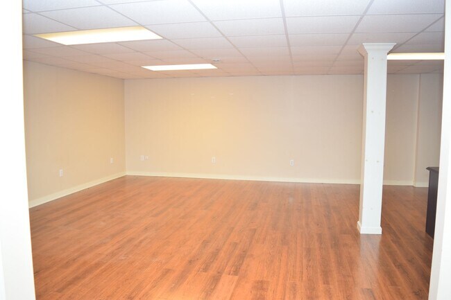 Foto del edificio - Spacious 3-Bedroom, 3-Bath Home with Bonus...