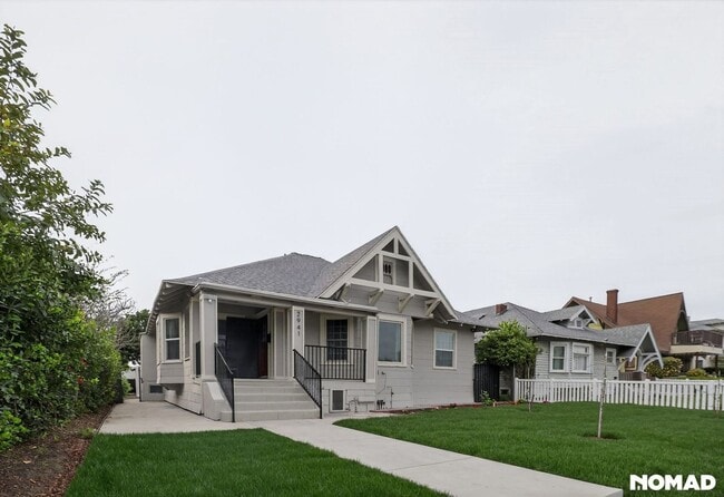 Building Photo - 2941 La Salle Ave