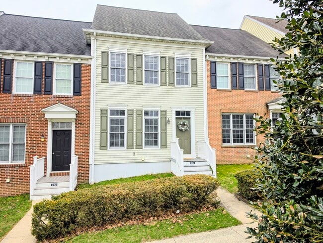 Building Photo - 214 Sagamore Hl