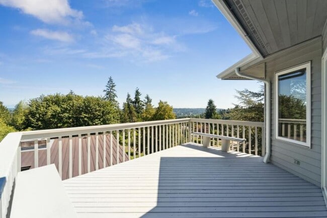 Building Photo - 3 bedroom in Lake Forest Park WA 98155