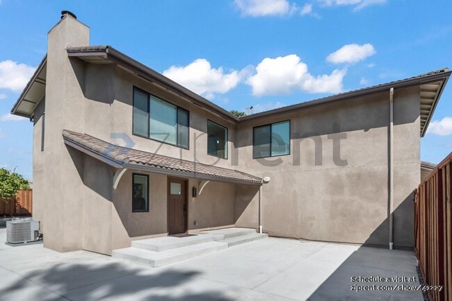 Building Photo - 1360 Goldenlake Rd