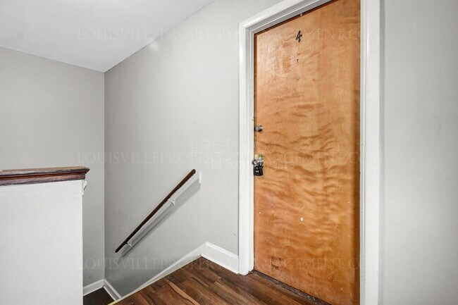 Foto del edificio - 2211 Gerald Ct