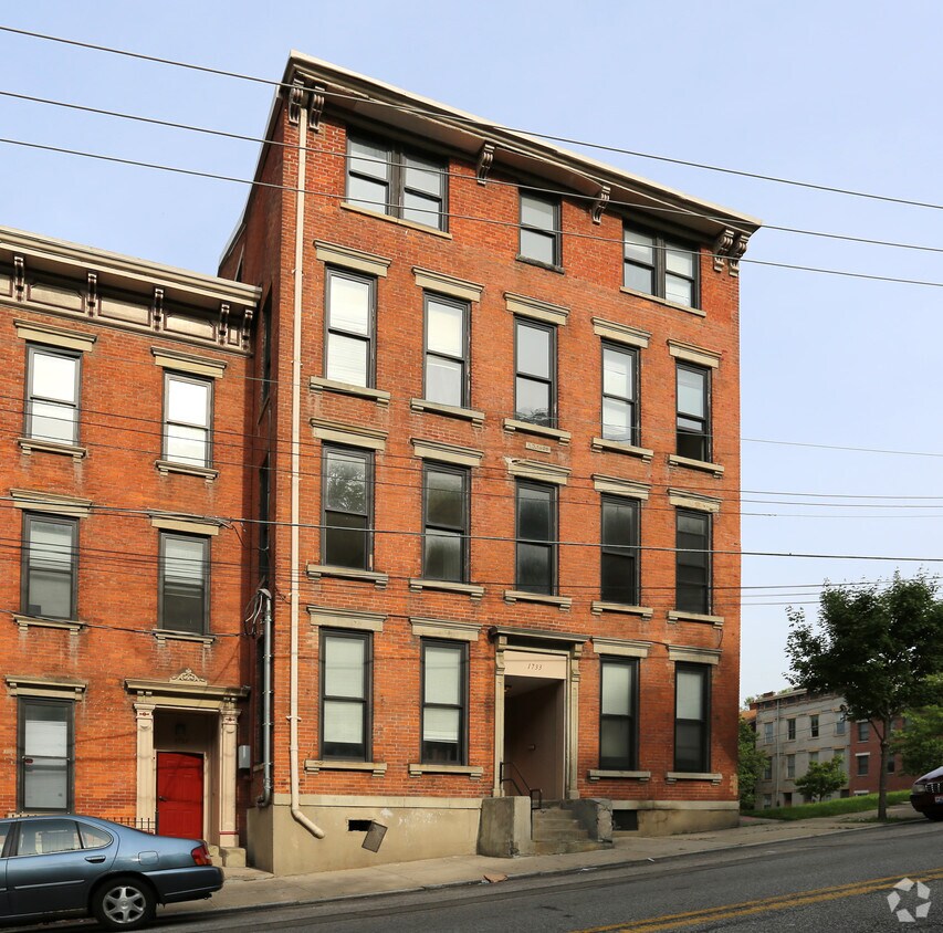 Building Photo - 1733 Sycamore St