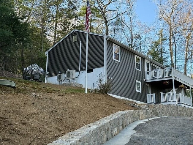 Building Photo - 89 Westwood Dr