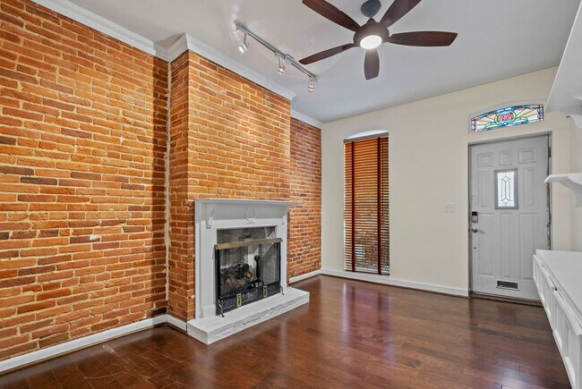 Building Photo - 219 S Chester St