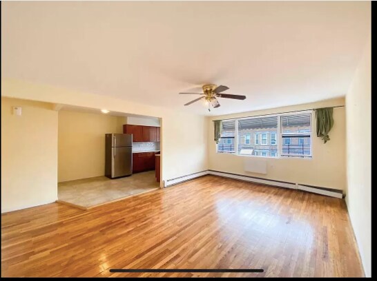 Primary Photo - 439 E 21st St
