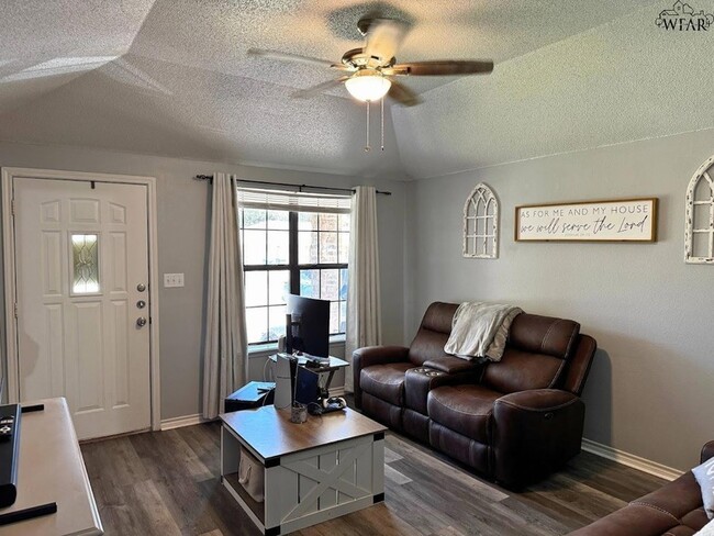 Building Photo - 5216 Brookwood Dr