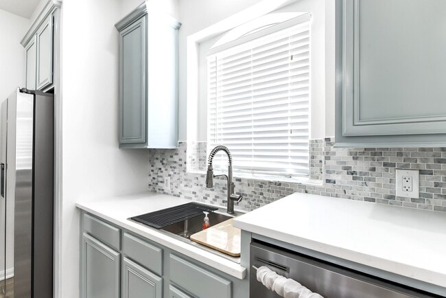 Building Photo - 21823 Mystic Point Ct