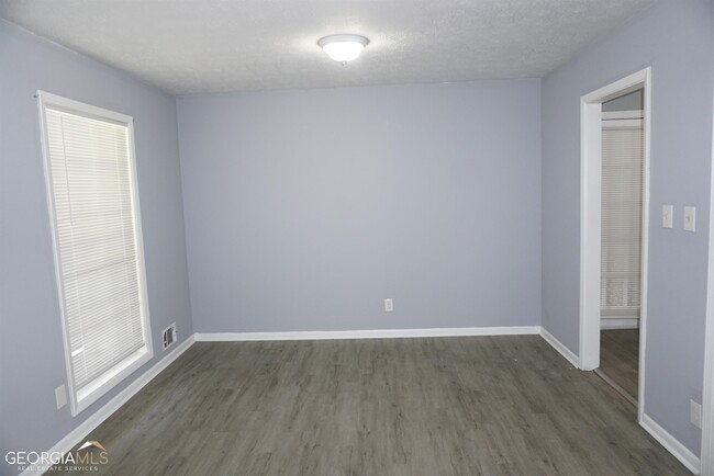 Building Photo - 5601 Richlo Ct