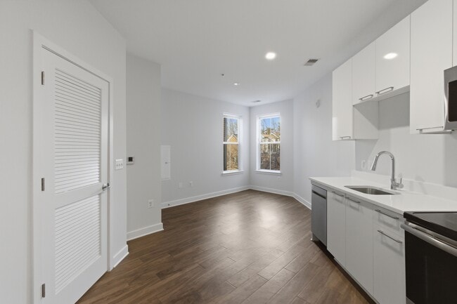 Building Photo - 989 S Buchanan St