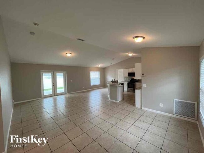 Building Photo - 695 Baffin Dr