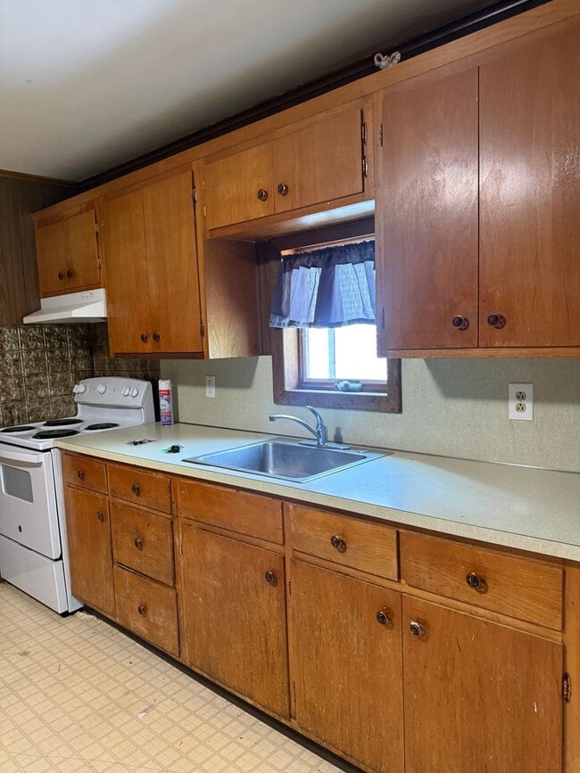 Building Photo - 36 Soule St