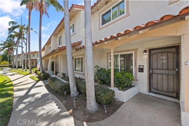 Building Photo - 1442 Via Balboa