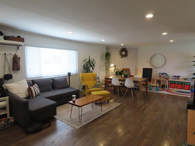 Foto del edificio - 11337 Nebraska Ave